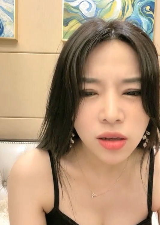 艺术小雅直播10.2G多部合集大罩杯美腿妖娆难挡
