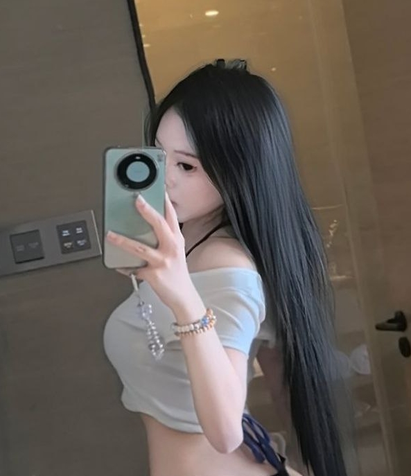 推特武汉情侣银交派对私密视频合集56部6G撩人呈现
