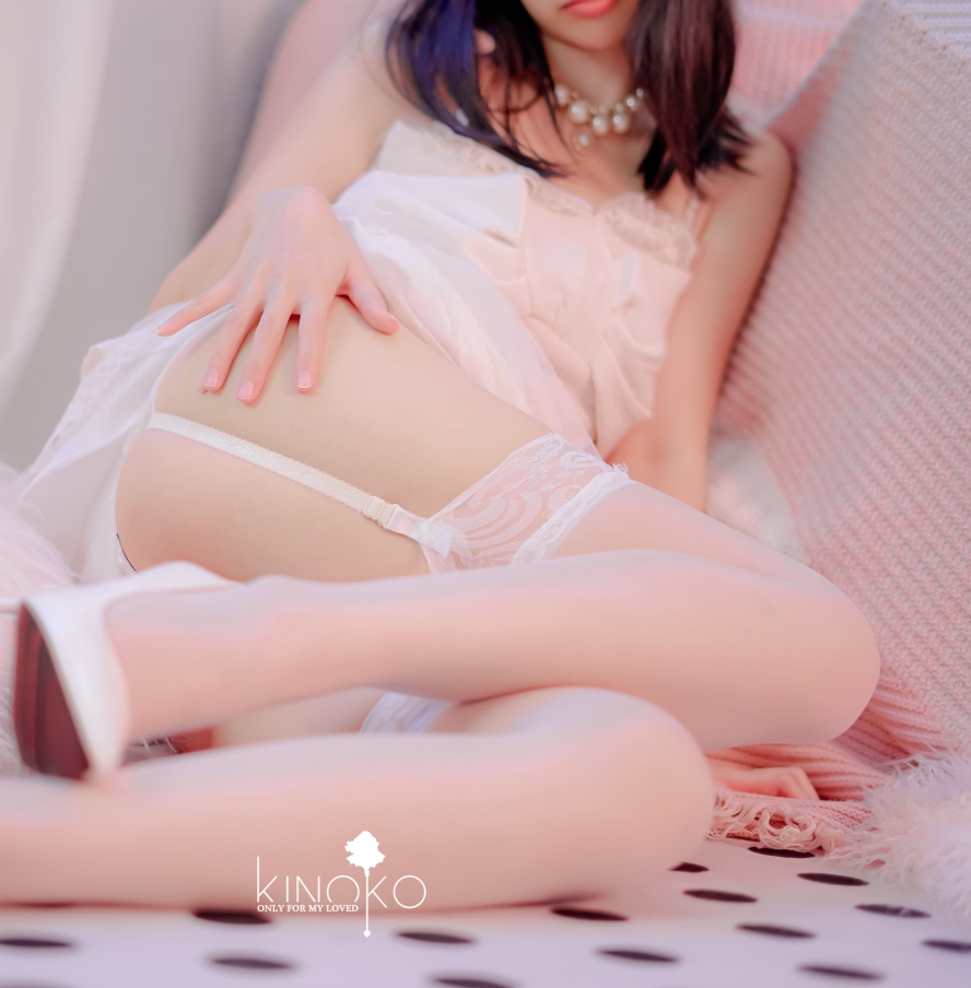 铃木美咲推特白嫩到发光私拍4四人游1V1.11G